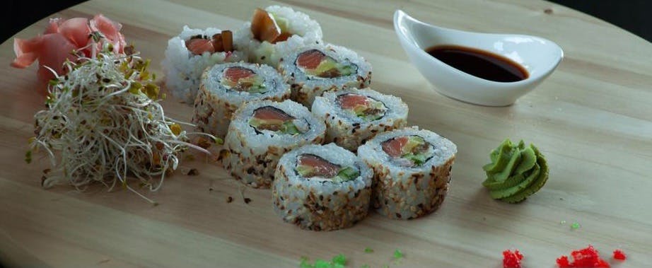 SUSHI URAMAKI /8 sztuk/