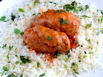 Greckie klopsiki soutzuokakia