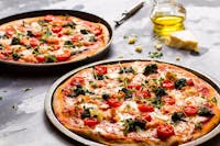 Druga ŚREDNIA pizza za pół ceny przy zamówieniu ON-LINE