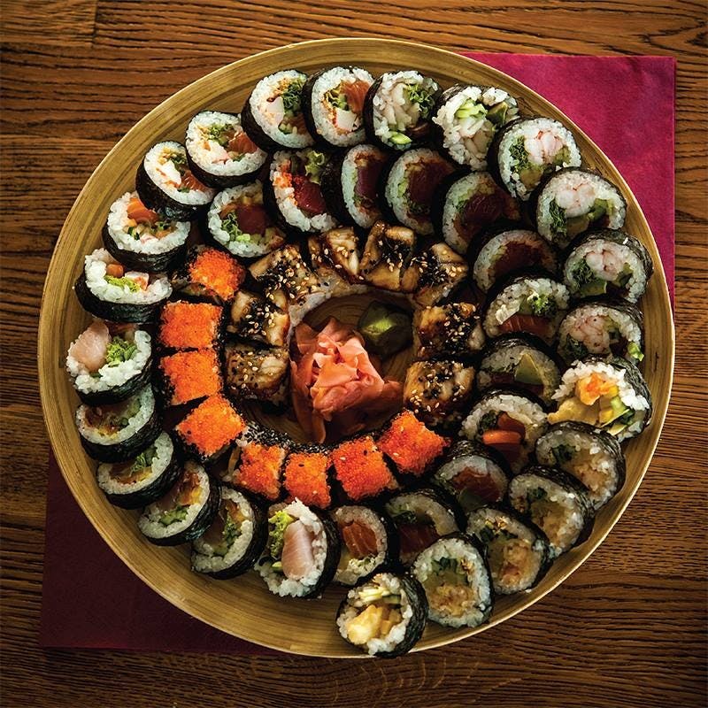 ZESTAWY SUSHI MIX - zestawy sushi mieszane z rybą pieczoną i surową