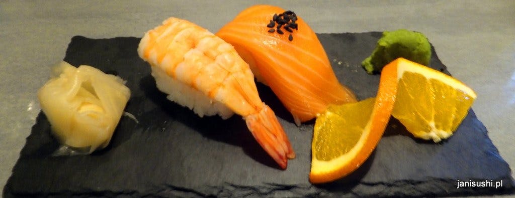 NIGIRI 2 szt. - ryż w kształcie paluszka z płatem ryby na wierzchu