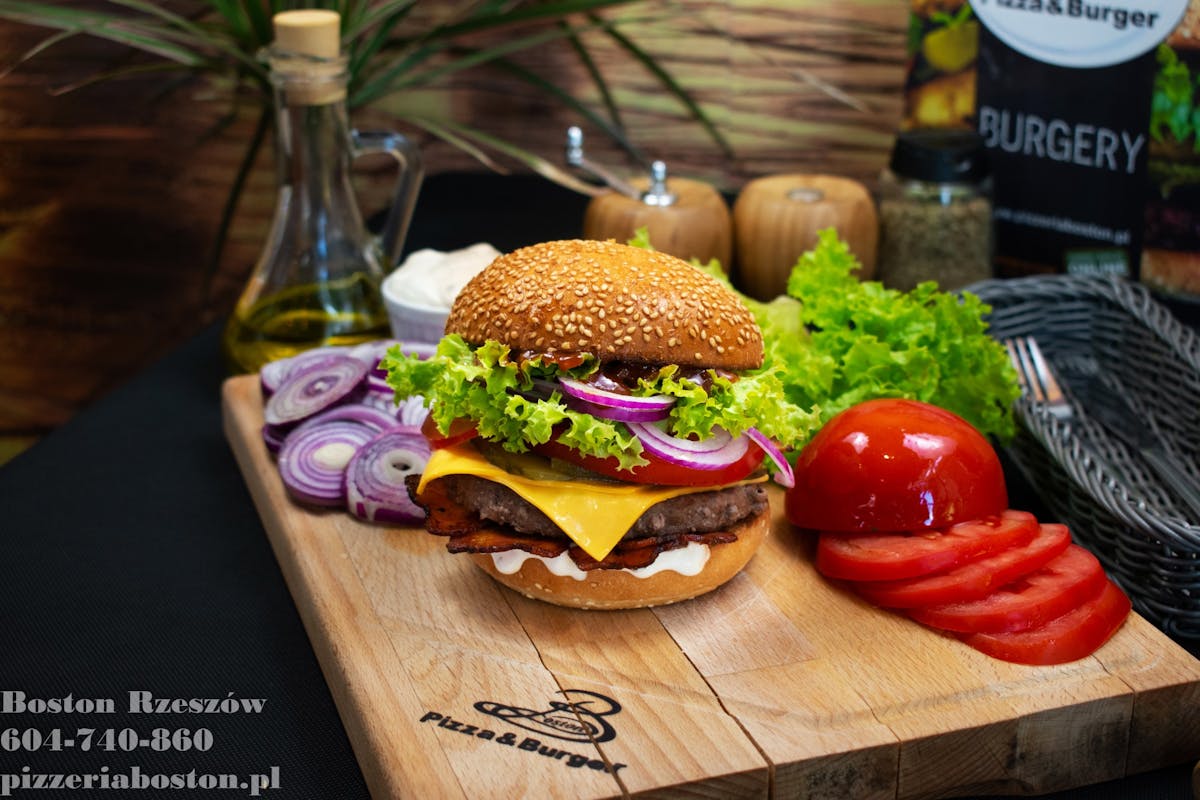 BURGERY Z WOŁOWINĄ